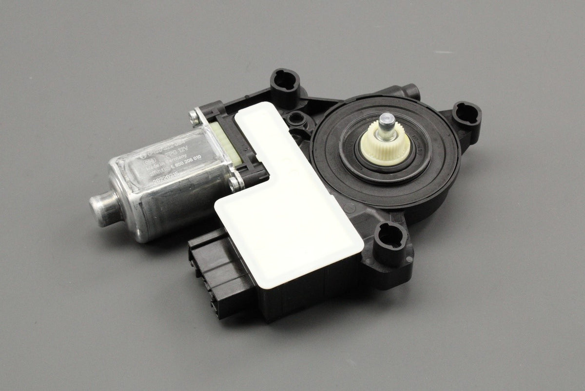 VW T-Cross 19-on Taigo window regulator motor (front right) 2Q2959405E, view 1