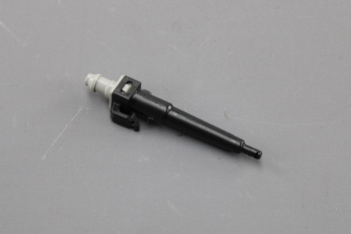 VW Audi A4 RS6 Skoda SEAT reversing camera washer jet nozzle 8W9955993A