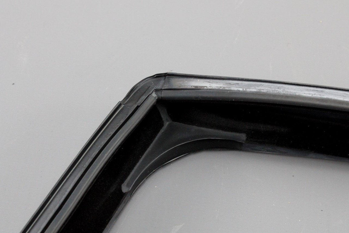 Audi Q7 2007-15 rear right window seal guide 4L0839440B