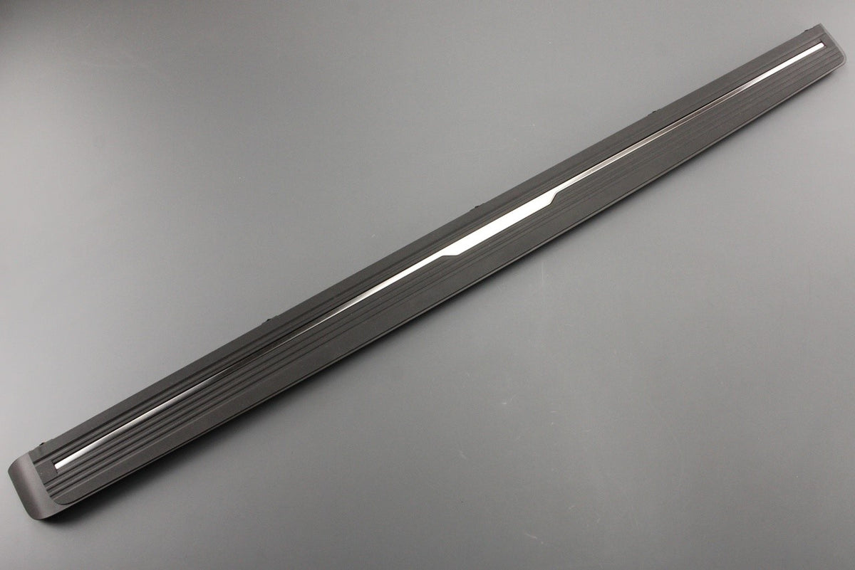 Land Rover Discovery 5 17-on deployable side step (left) VPLRP0327, view 1