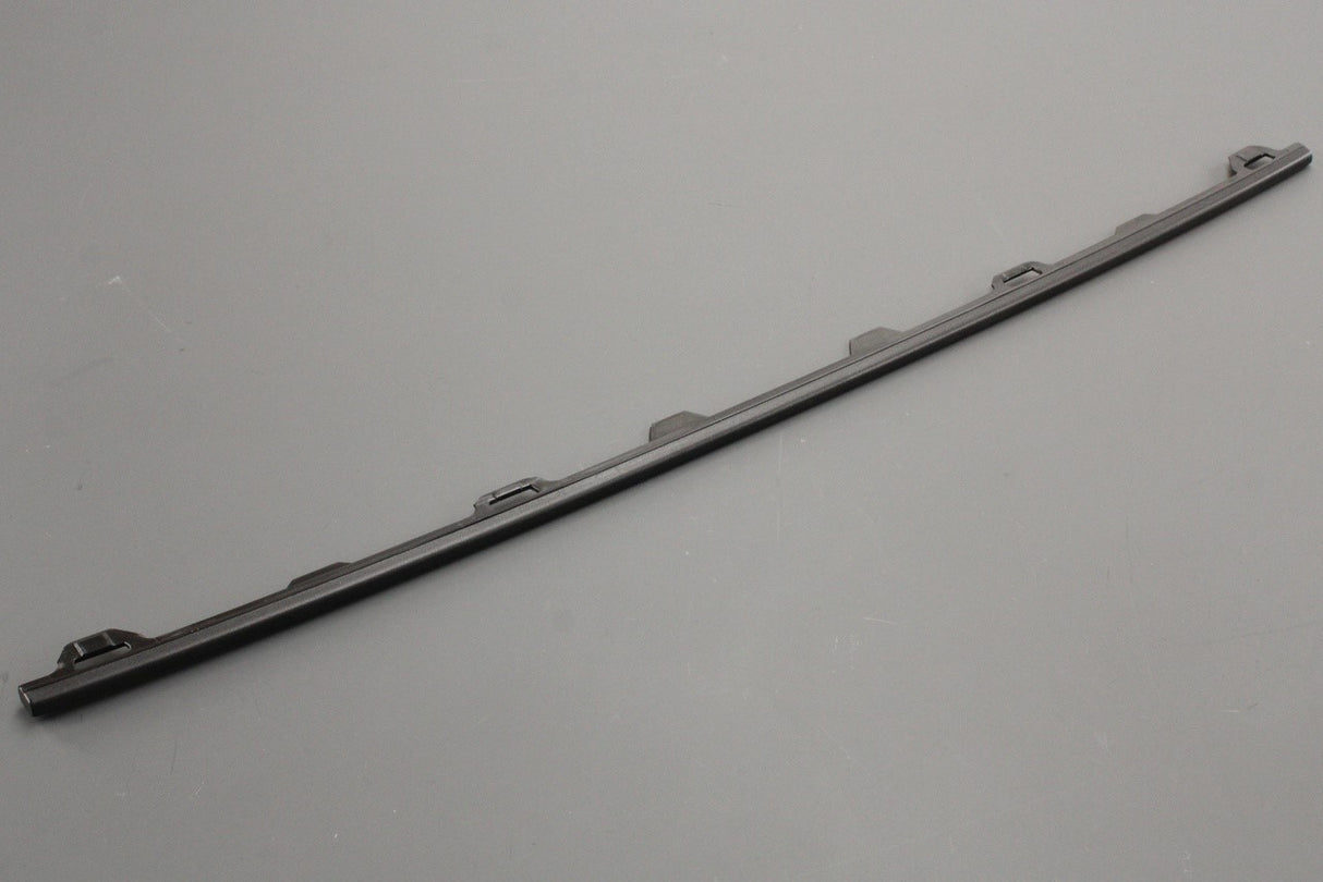 VW Polo 6C 2015-17 front centre grille trim (lower) 6C0853101F 9B9