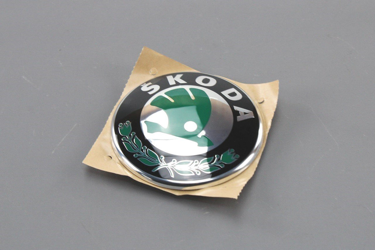 Skoda Superb 3T 2008-13 bonnet emblem badge (front) 3T0853621A MEL, view 1