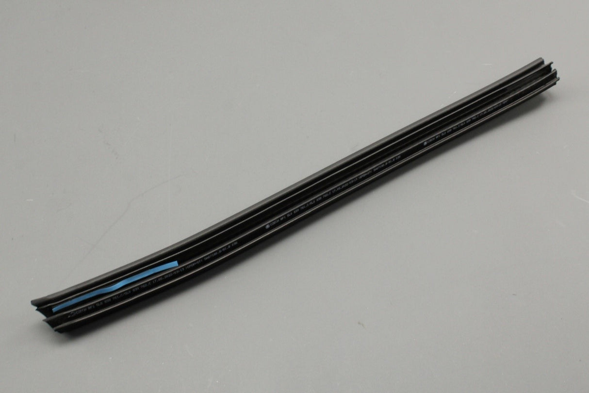 Skoda Yeti 2010-18 wheel arch rubber seal (rear left) 5L0839761C