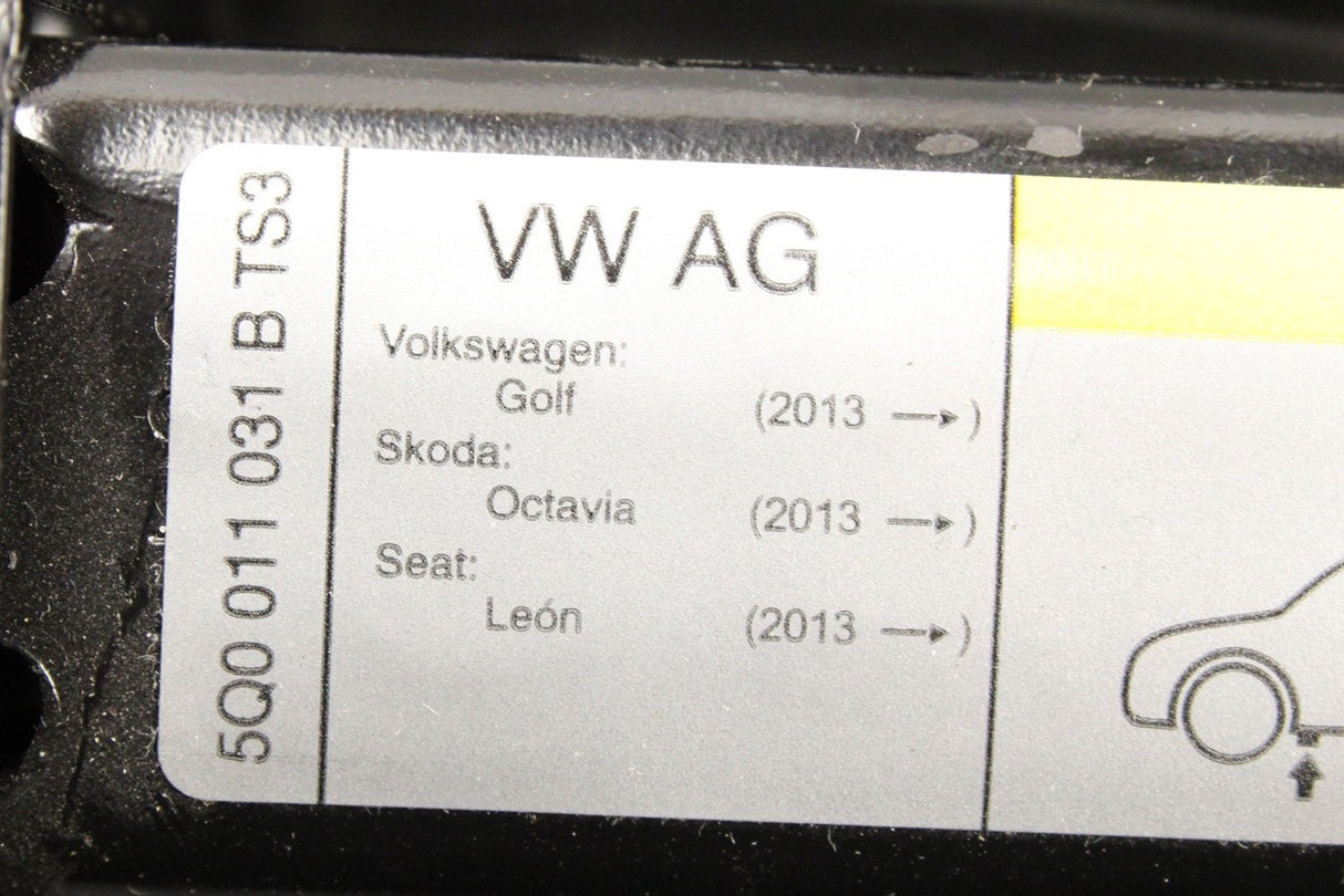 VW Golf MK7 MK7.5 Skoda SEAT Leon tool kit jack (no handle) 5Q0011031B