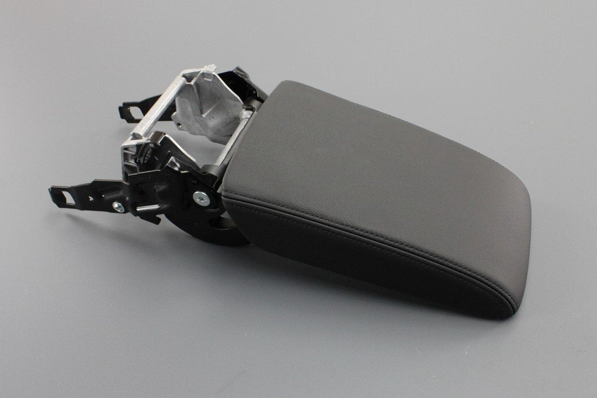 VW Arteon Passat leather centre console arm rest (black) 3G0864207A UUH