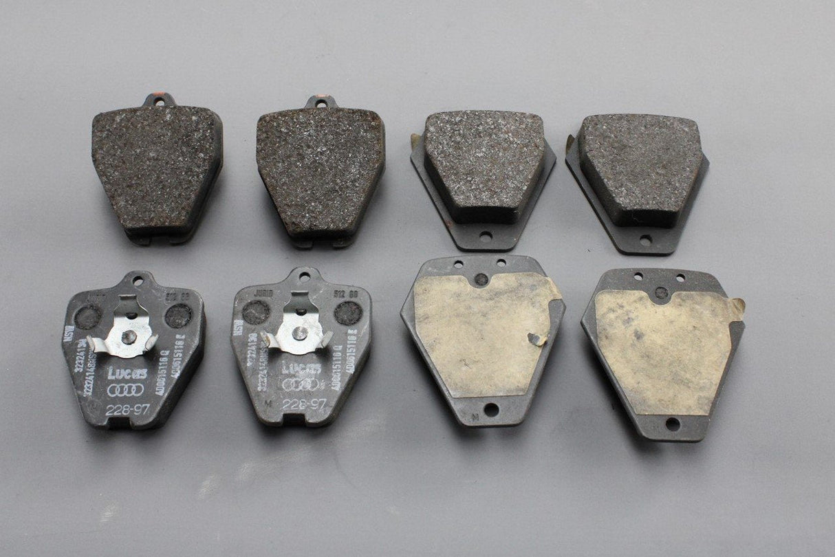 Audi S4 B5 Quattro 1998-1999 brake pad set (front) 8D0698151B