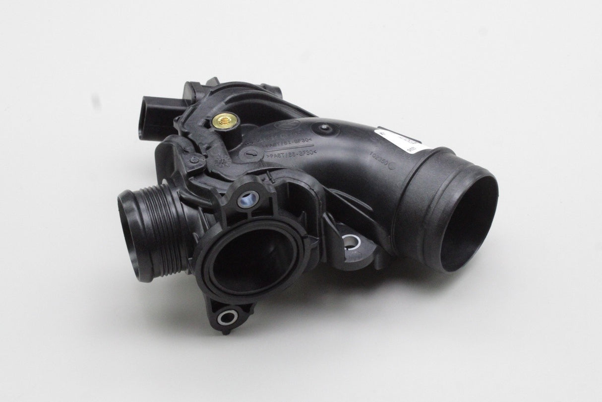 Audi A4 A5 A6 Q5 2.0 TDI air intake connection 04L129635F