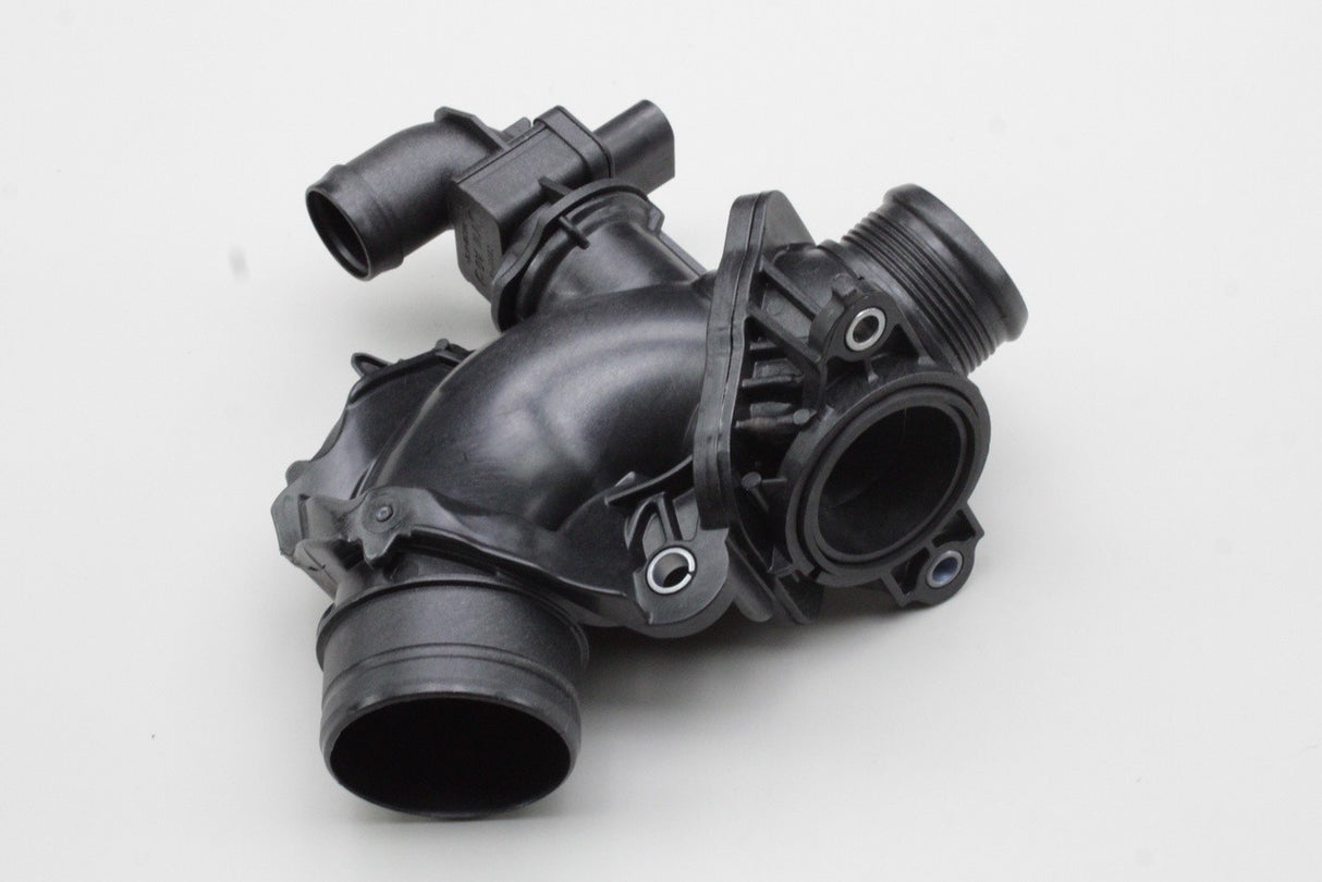 Audi A4 A5 A6 Q5 2.0 TDI air intake connection 04L129635F