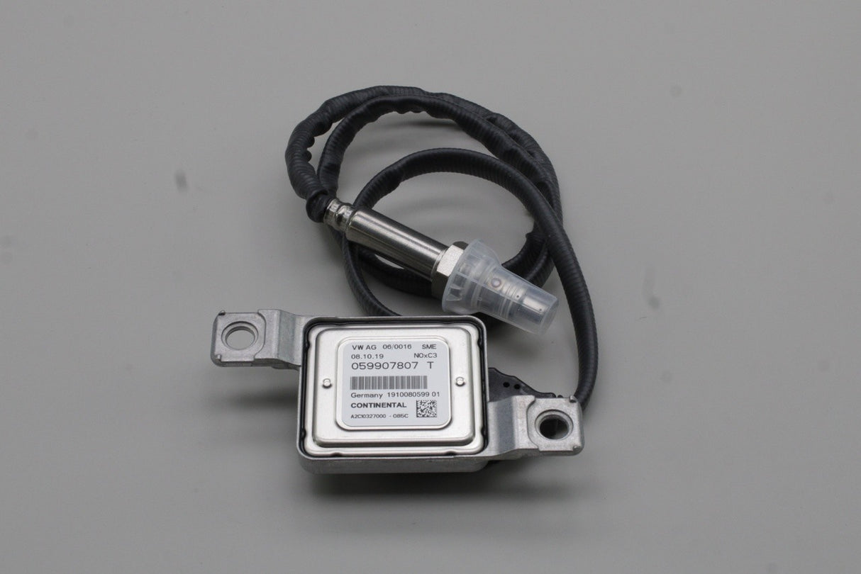 Audi Q7 2007-2015 3.0 TDI NOx sensor with control unit 059907807T