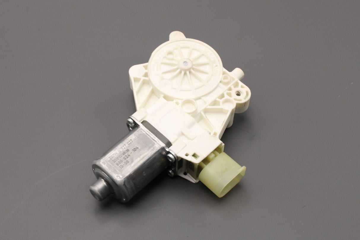 BMW 1' E87 3' E90 X1 E84 front window regulator motor (left) 67626927027