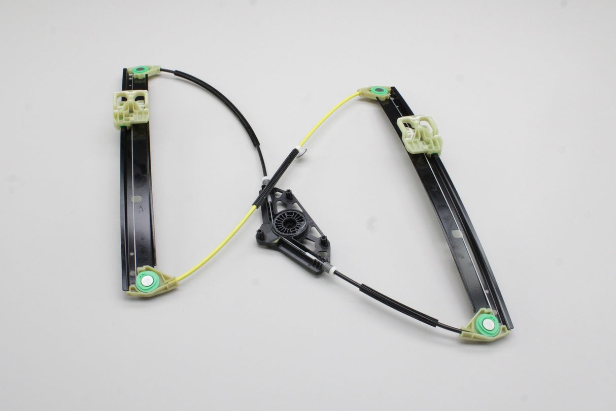 Skoda Octavia 2013-21 front window regulator (right) 5E0837462B