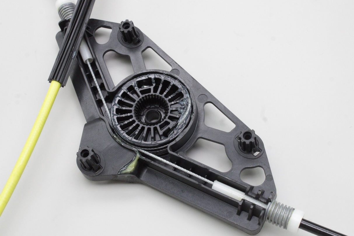 Skoda Octavia 2013-21 front window regulator (right) 5E0837462B