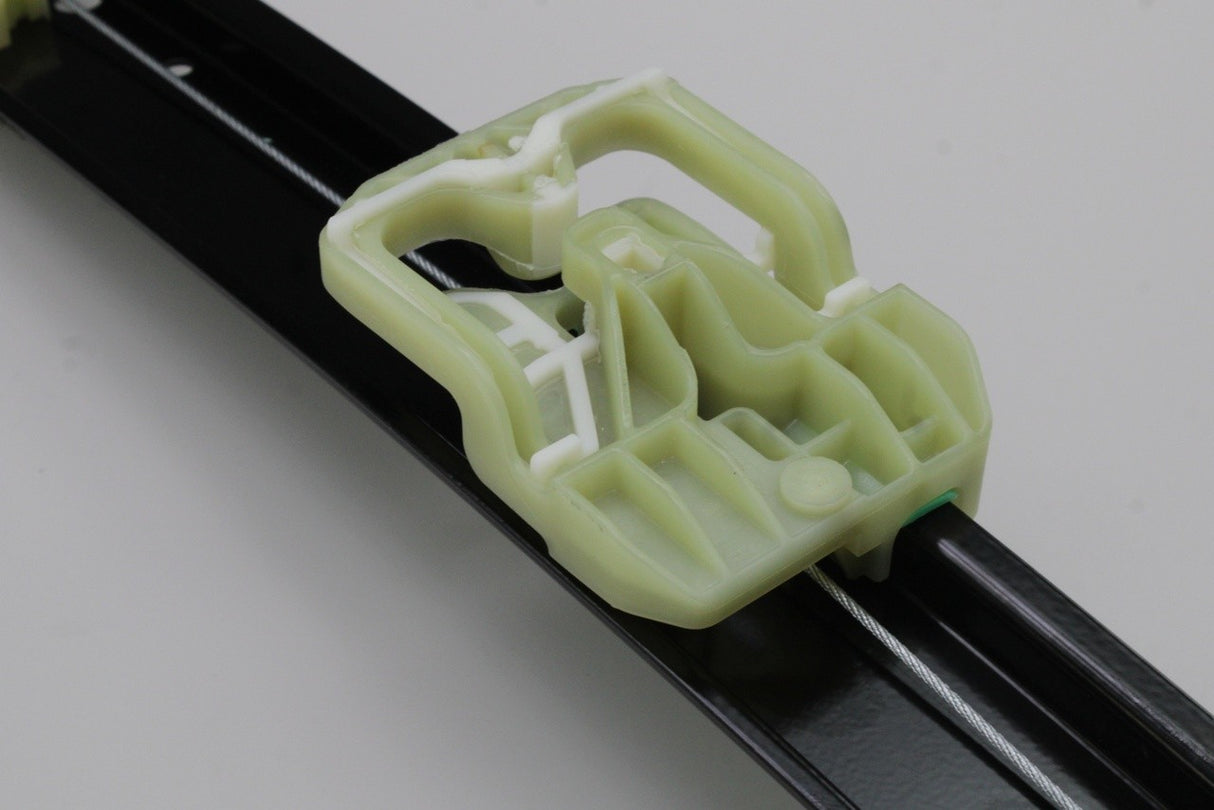 Skoda Octavia 2013-21 front window regulator (right) 5E0837462B