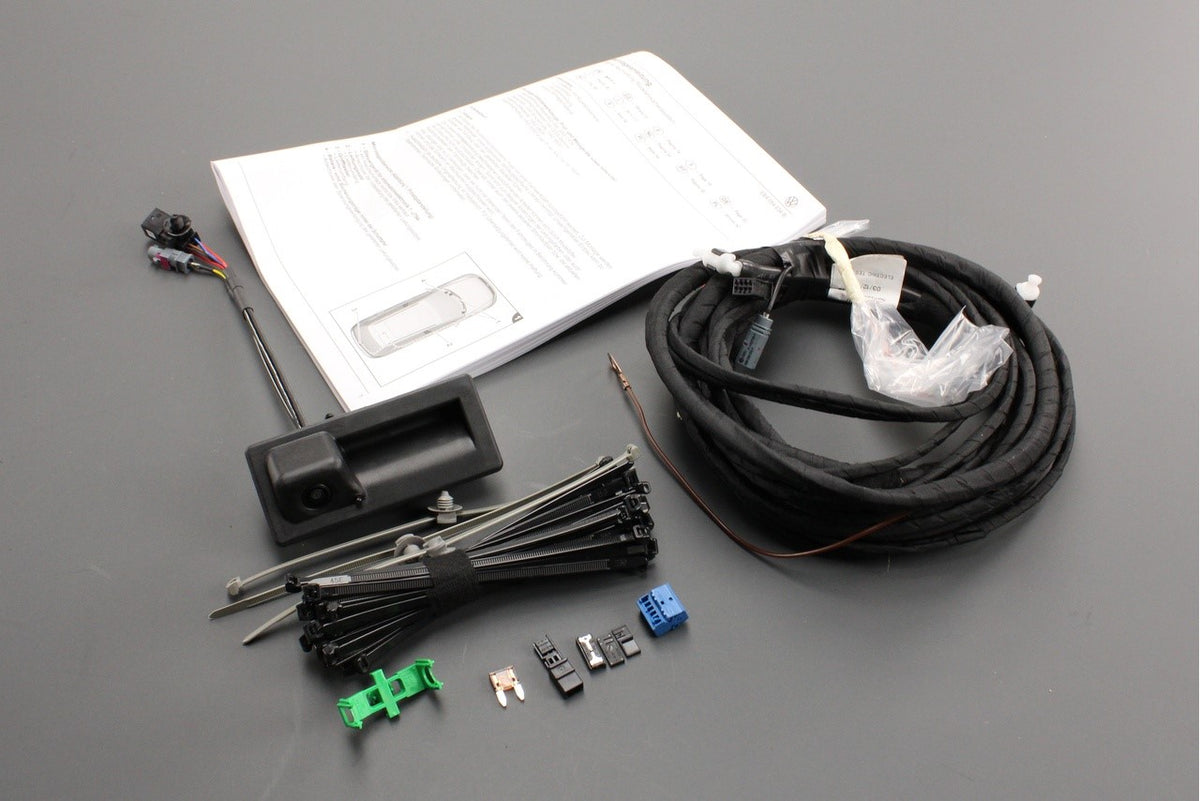 Tiguan 16-on Tiguan Allspace reversing camera retro-fit kit 5NC054634, view 1