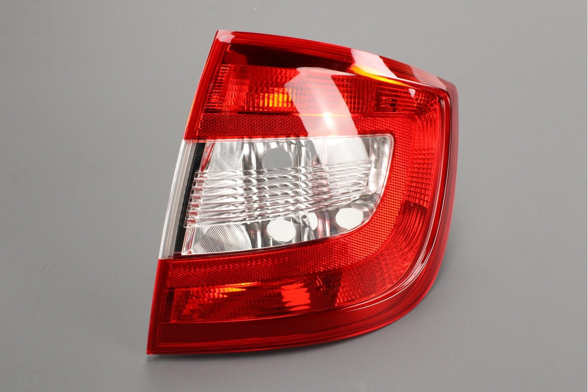 Skoda Rapid 2013-20 rear tail light unit (right) 5JH945112, view 1
