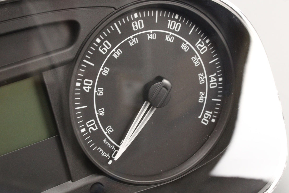 Skoda Fabia Roomster 06-10 1.2 instrument cluster (MPH) 5J0920901BKD0