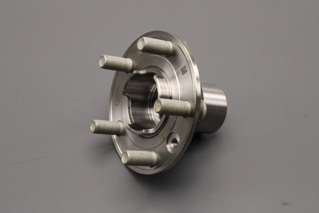 Land Rover Discovery Sport Range Rover Evoque front wheel hub LR114244