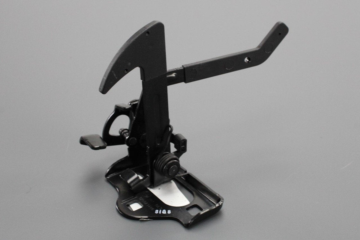 Skoda Octavia 2004-2013 bonnet catch hook 1Z0823480G, view 1