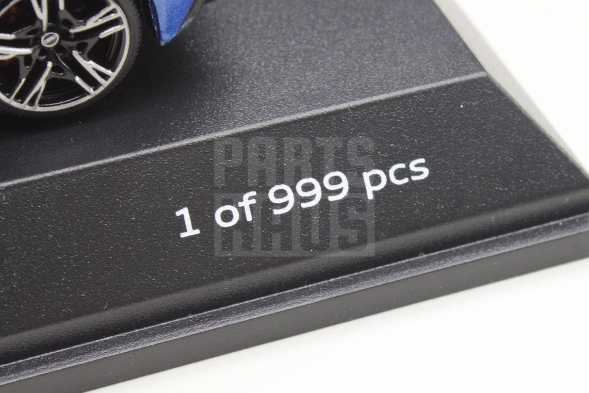 Audi R8 Coupe Ara Blue 1:43 scale model (1 of 999) 5012118431