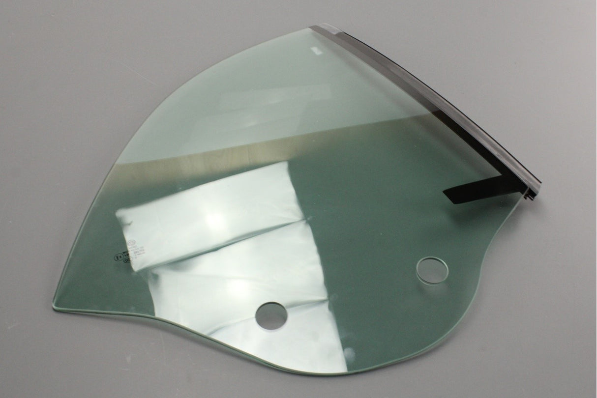 VW Beetle 2013-19 rear side window glass (right) 5C3845042F