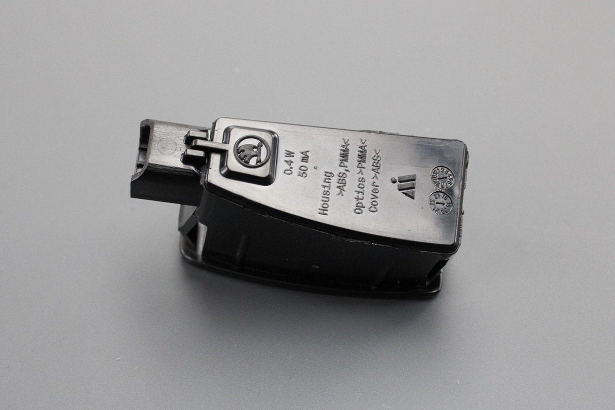 Skoda Superb 15-on warning display lane change assist (left) 3V0949145A