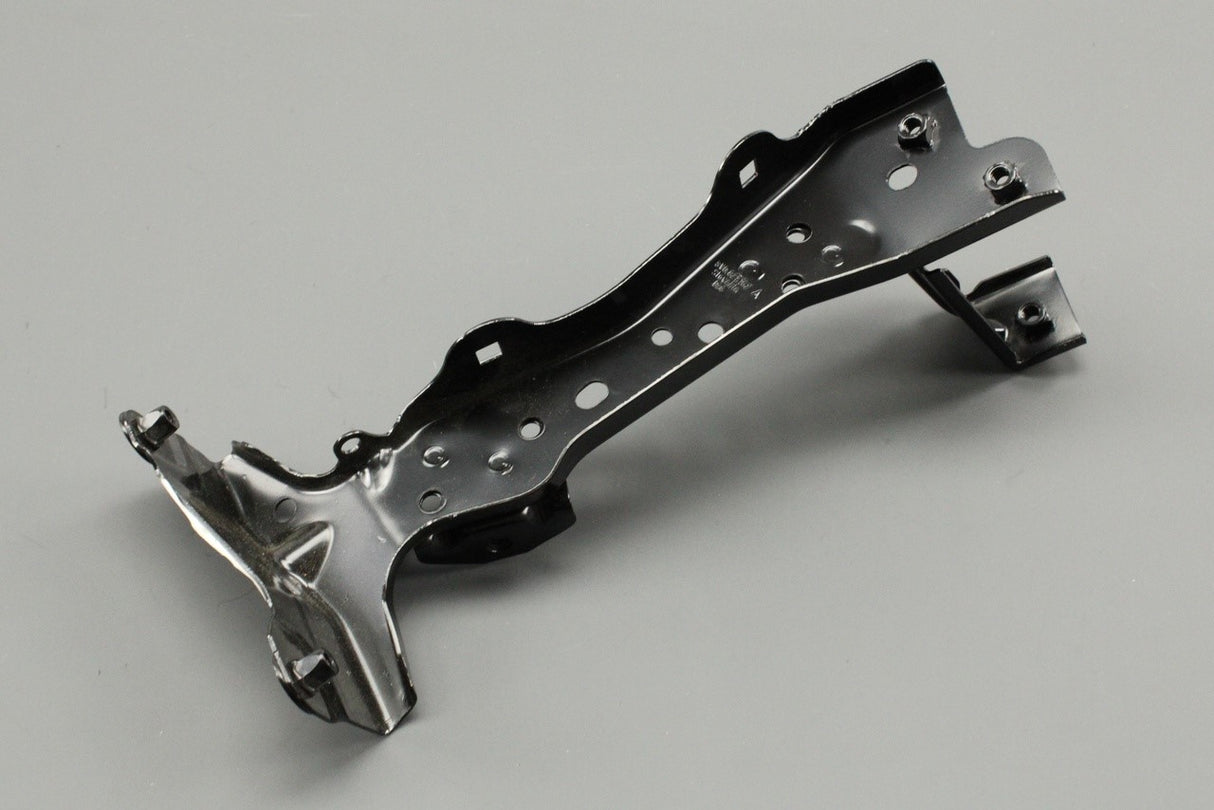Audi A3 S3 RS3 8V 2013-20 front wing mounting bracket (left) 8V0821135A