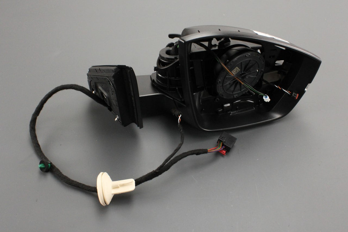 Skoda Karoq 18-on wing mirror housing (right) 57C857508H