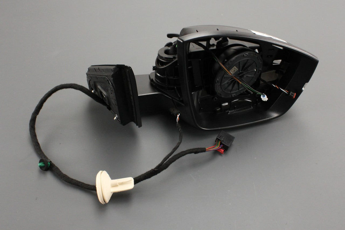 Skoda Karoq 18-on wing mirror housing (right) 57C857508H, view 1