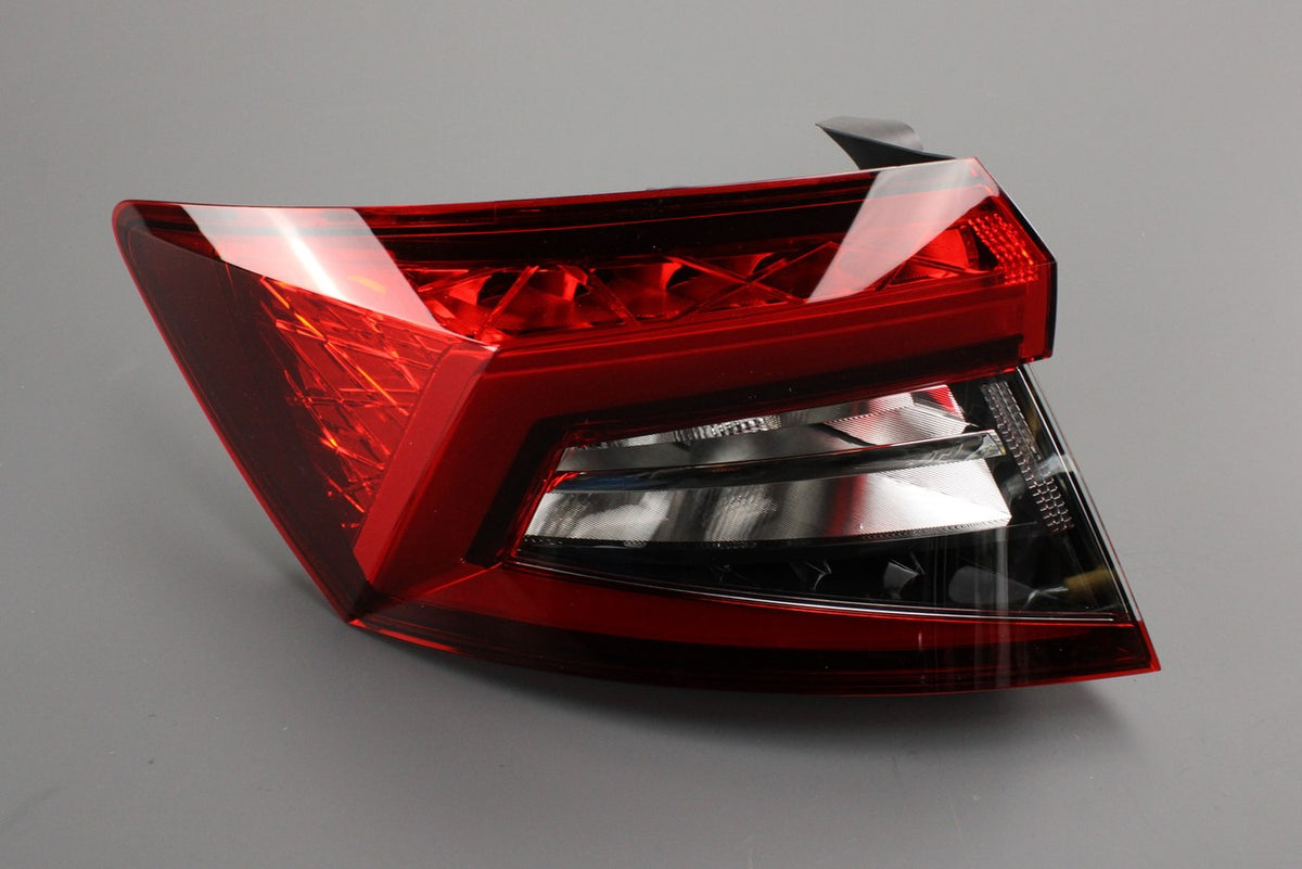 Skoda Karoq 2018-on tail light (rear outer left) 57A945711, view 1