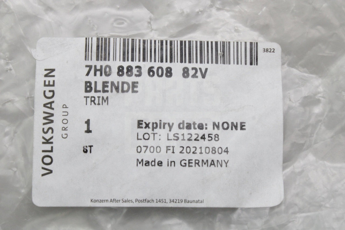 VW Transporter T6 T6.1 2016-2024 rear seat trim (right) 7H0883608 82V