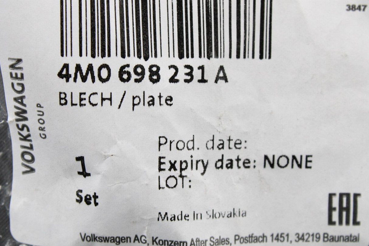VW Touareg Audi e-tron RSQ3 18-On brake pad shim plates 4M0698231A