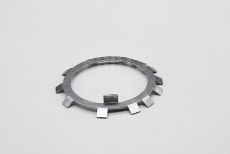 VW Crafter 50 06-16 rear hub retaining plate (left or right) 2E0501395