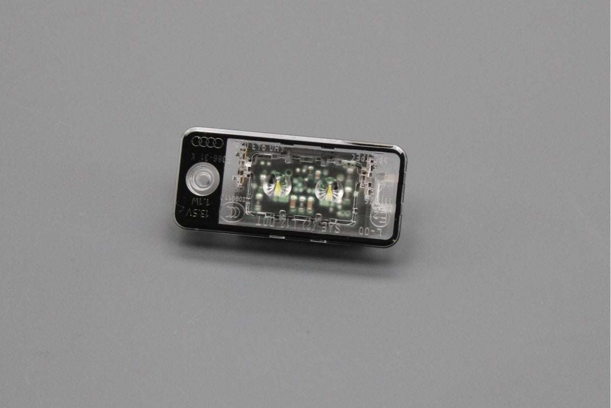 Audi A3 Cabriolet A5 A8 Q7 LED number plate light (right) 4H0943022, view 1