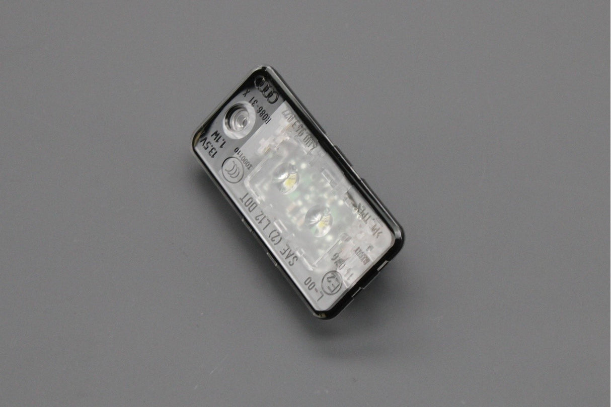 Audi A3 Cabriolet A5 A8 Q7 LED number plate light (right) 4H0943022