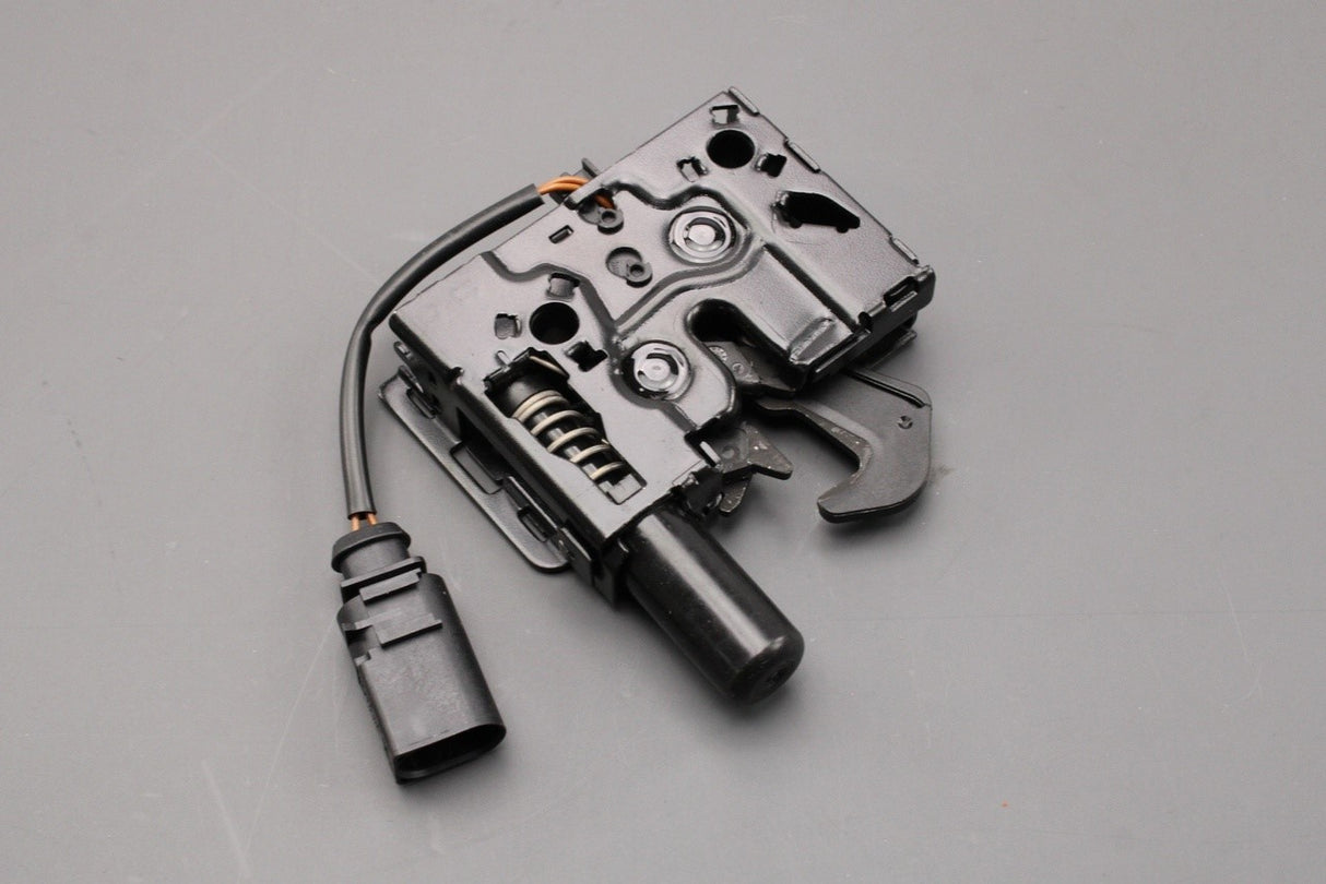 Audi TT TTS TTRS VW Polo T-Cross bonnet lid lock catch 8S0823509B