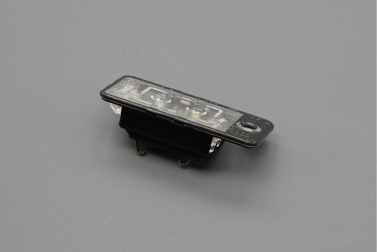 Audi A3 Cabriolet A5 A8 Q7 LED number plate light (right) 4H0943022