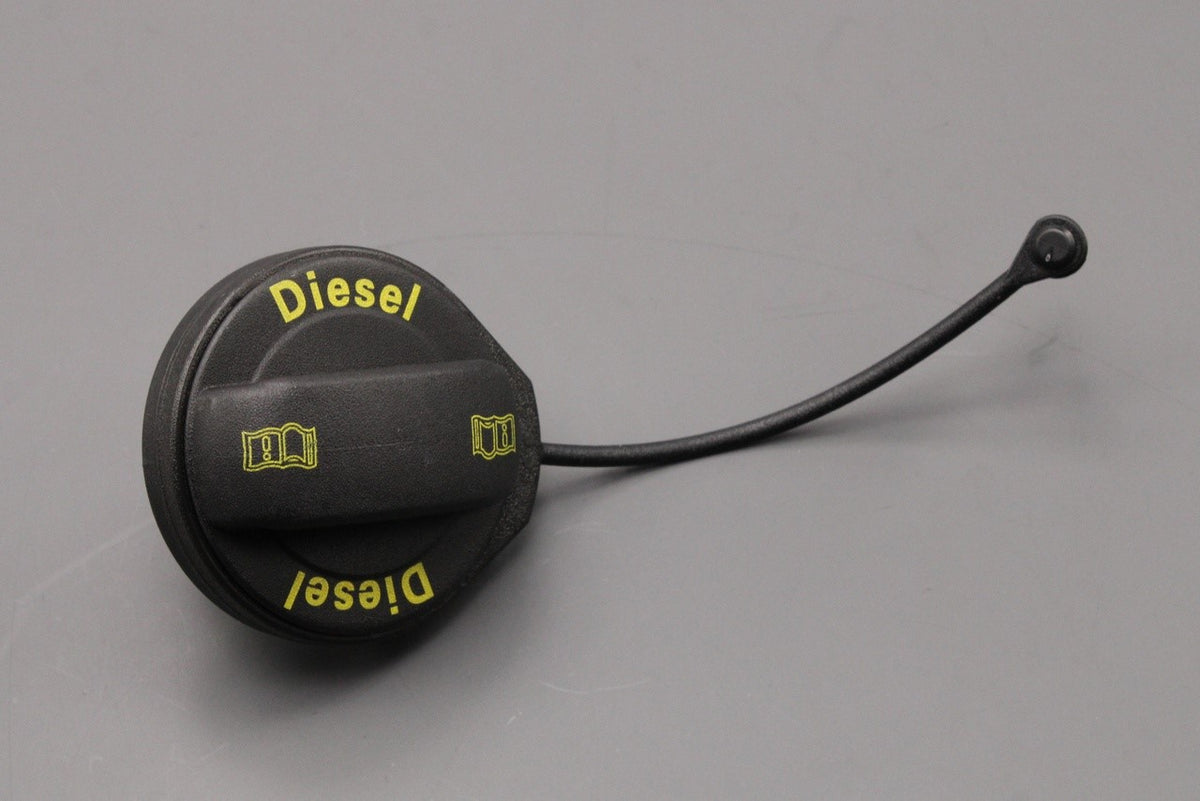 Audi A4 A5 Q5 A8 TDI diesel fuel tank filler screw cap 8K0201550K, view 1