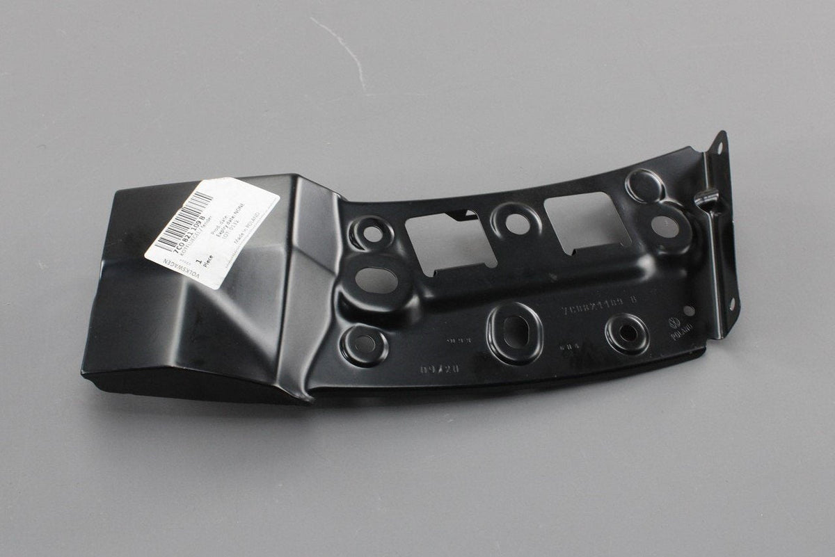 VW Crafter 17- lower front wing wheel arch trim panel (left) 7C0821109B, view 1