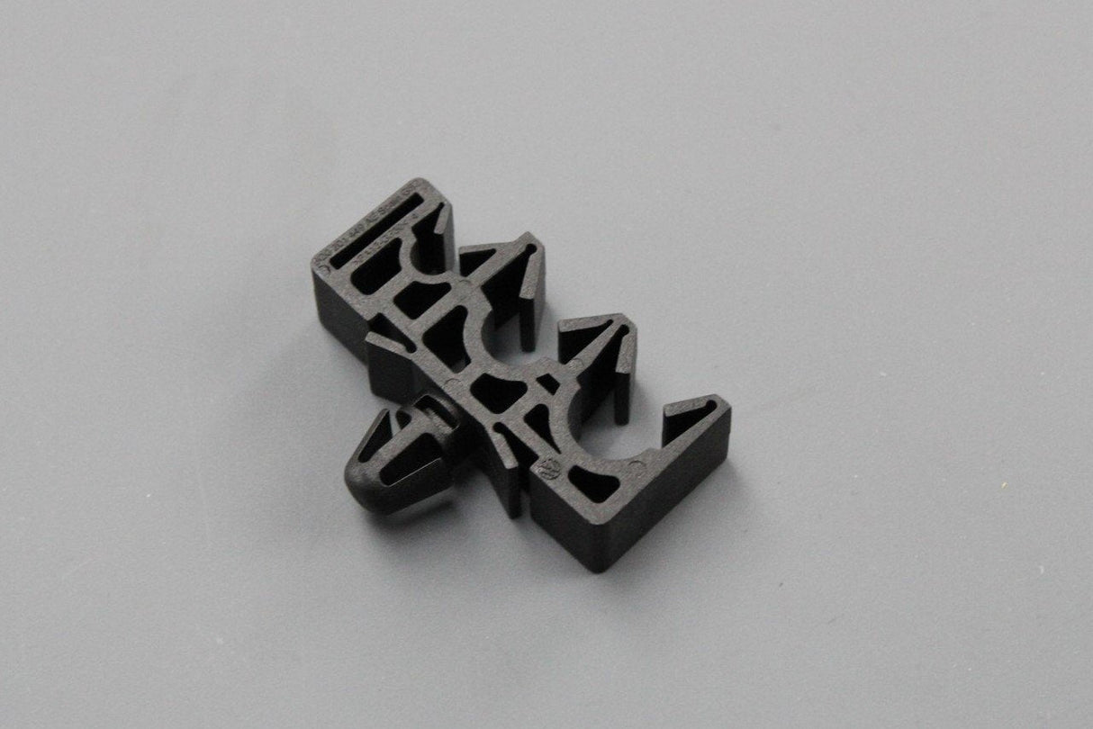VW Golf MK7 Audi A3 Skoda Superb fuel lines securing clip 5Q0201449AE