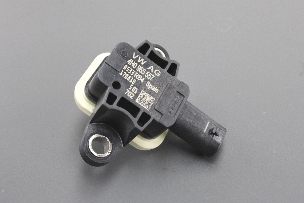 VW Polo 6R Audi A8 R8 Skoda SEAT airbag impact pressure sensor 4H0955557