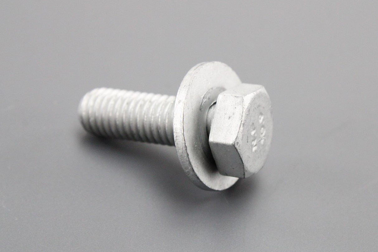 VW Golf Audi A8 Q5 TT R8 TTRS hexagon head bolt M8x25 (x1) N90643906