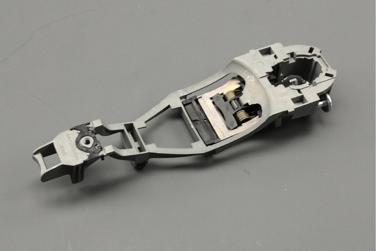 VW Golf MK4 Lupo Audi TT SEAT door handle mount bar (left) 3B0837885K