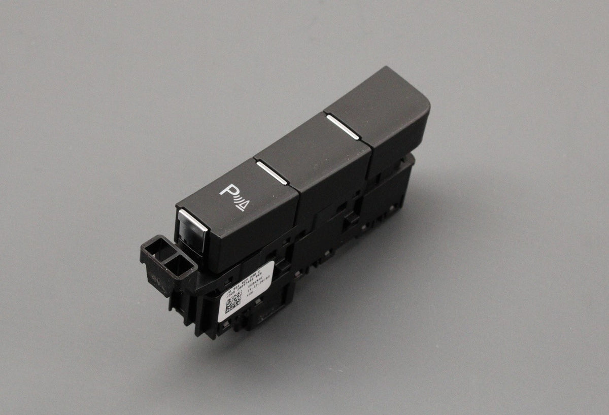 VW Golf MK7 MK7.5 13-20 centre console parking aid switch 5G1927238E WZU, view 1