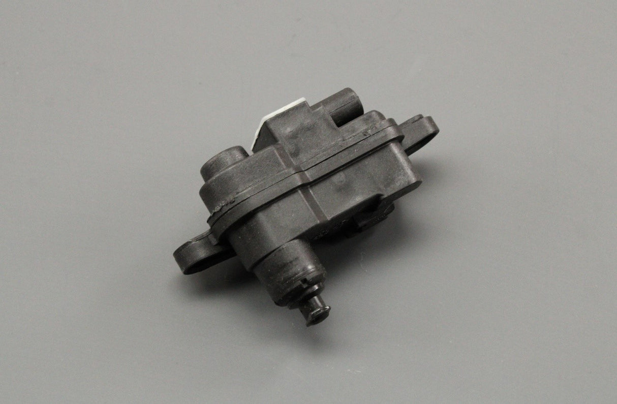 VW Passat Skoda Superb Saloon fuel filler flap lock actuator 3G5810773A