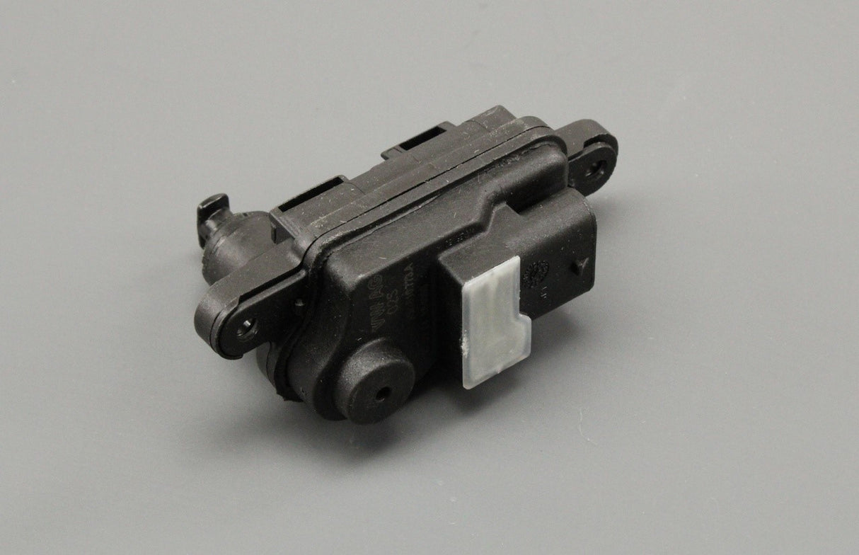 VW Passat Skoda Superb Saloon fuel filler flap lock actuator 3G5810773A