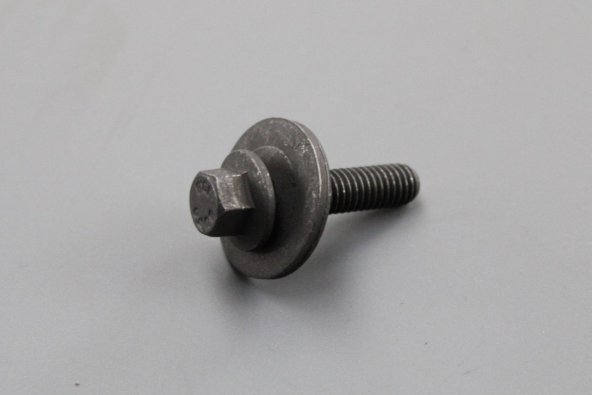 Volvo screw bolt (x) 30640545