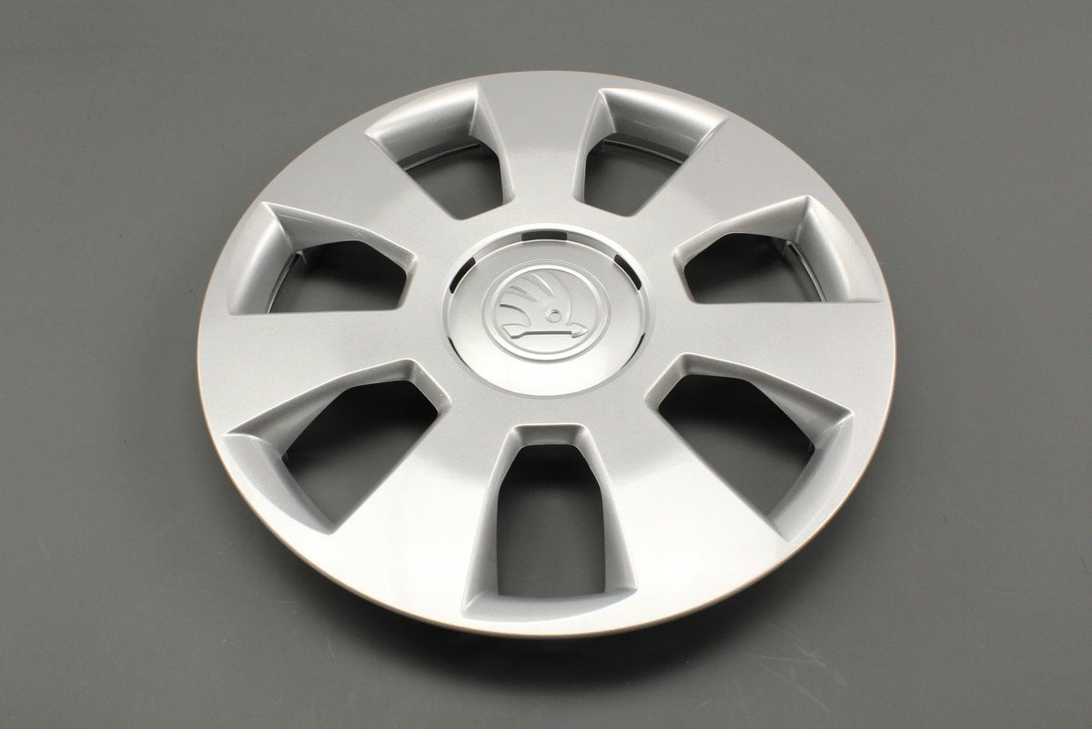 Skoda Fabia 2015-23 Rapid 2013-22 14" wheel trim ring (x1) 6V0601147 Z31, view 1