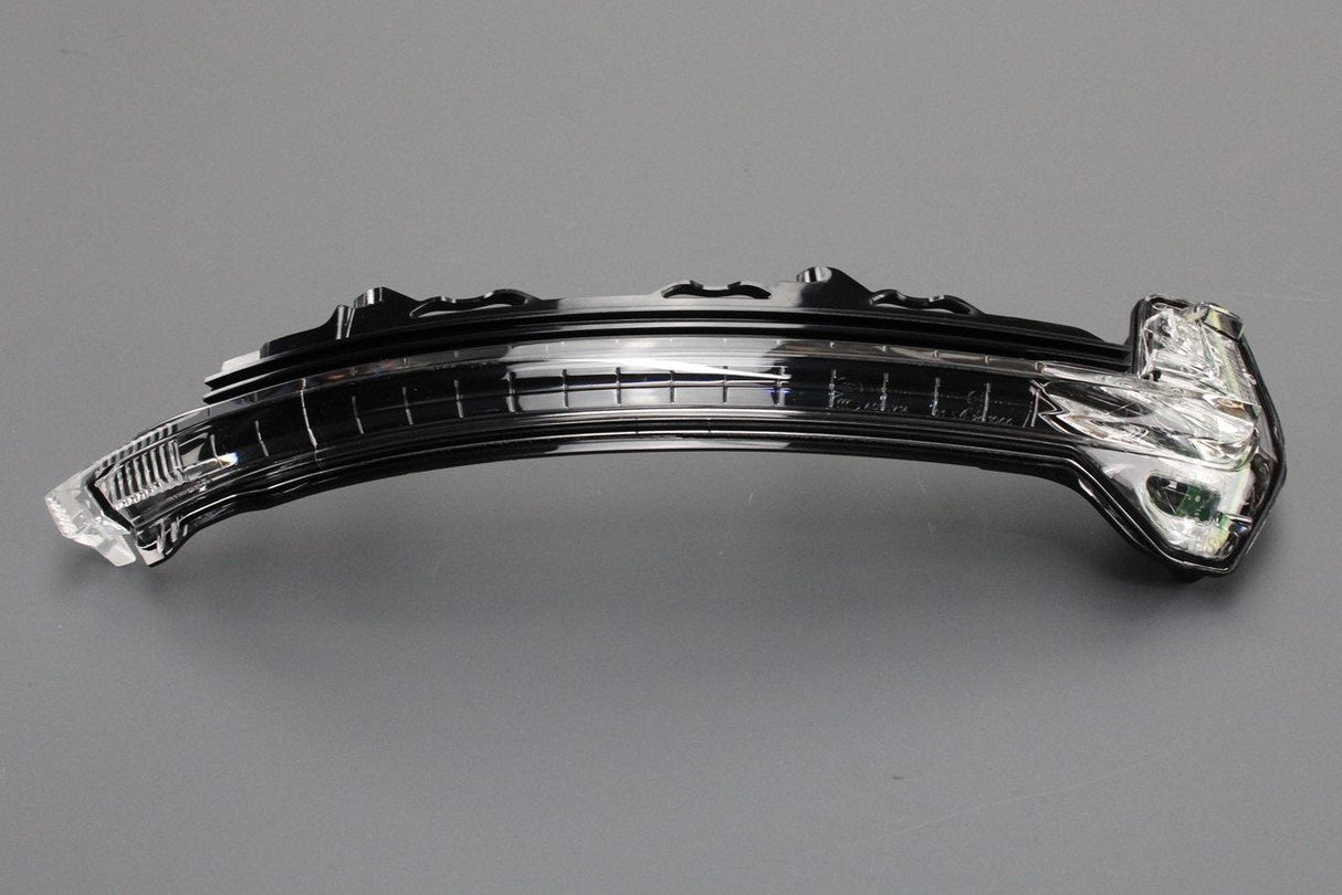 Audi TT TTS R8 wing mirror turn signal indicator (right) 8S0949102A
