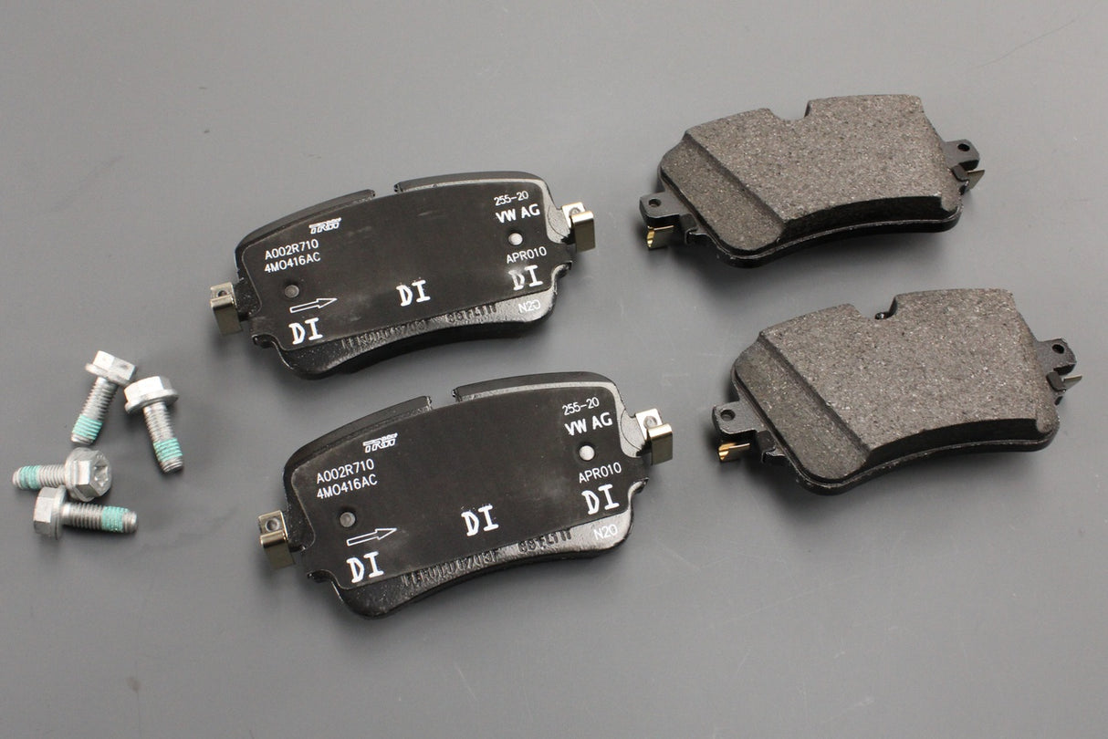 Audi A6 A7 A8 Q8 rear brake pads for 350mm discs 4M0698451P