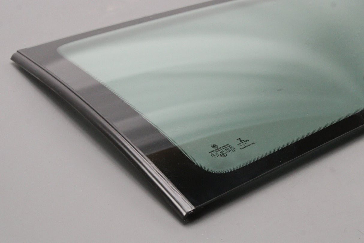 VW Fox 2005-2012 pop-out rear window (left) 5Z3847099D